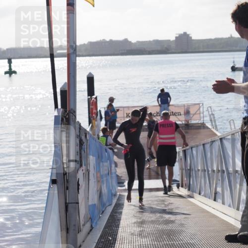 17.08.2025 - KN Förde Triathlon 2025 MichiJ http://msf.ph/oto/8579074 17.08.2025 09:16:45 Schwimmen 144, 160, 172, 172, 176 meine-sportfotos.de