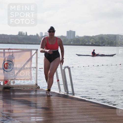 17.08.2025 - KN Förde Triathlon 2025 KatJ http://msf.ph/oto/8579087 17.08.2025 09:20:17 Schwimmen 179, 196, 211, 179, 196 meine-sportfotos.de