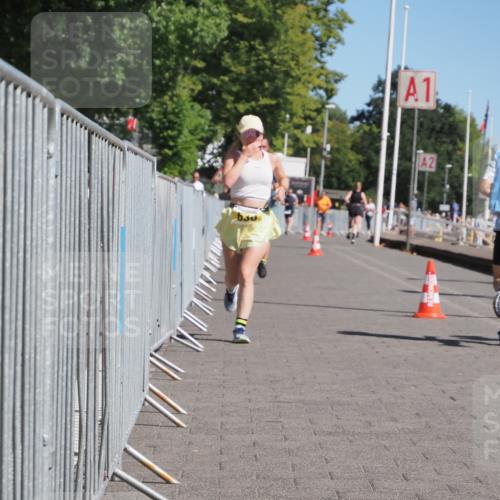 17.08.2025 - KN Förde Triathlon 2025 KatJ http://msf.ph/oto/8579105 17.08.2025 12:15:39 Laufen 334, 630 meine-sportfotos.de