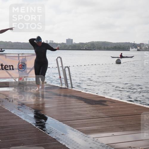 17.08.2025 - KN Förde Triathlon 2025 KatJ http://msf.ph/oto/8579601 17.08.2025 09:20:59 Schwimmen 200, 205, 216, 223, 197, 200, 205, 216, 223 meine-sportfotos.de