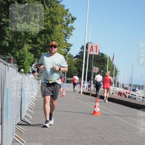17.08.2025 - KN Förde Triathlon 2025 KatJ http://msf.ph/oto/8579777 17.08.2025 12:16:29 Laufen 613 meine-sportfotos.de