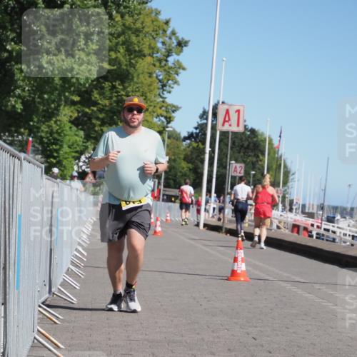 17.08.2025 - KN Förde Triathlon 2025 KatJ http://msf.ph/oto/8579782 17.08.2025 12:16:29 Laufen 613 meine-sportfotos.de