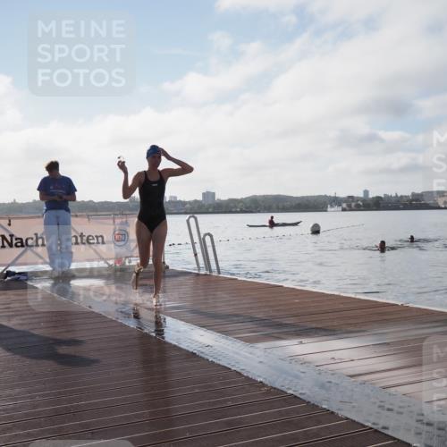 17.08.2025 - KN Förde Triathlon 2025 KatJ http://msf.ph/oto/8581128 17.08.2025 09:24:35 Schwimmen 118, 243, 118, 243 meine-sportfotos.de