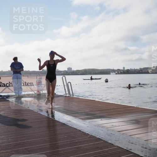 17.08.2025 - KN Förde Triathlon 2025 KatJ http://msf.ph/oto/8581131 17.08.2025 09:24:35 Schwimmen 118, 243, 118, 243 meine-sportfotos.de