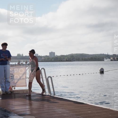 17.08.2025 - KN Förde Triathlon 2025 KatJ http://msf.ph/oto/8581473 17.08.2025 09:28:29 Schwimmen 207, 207 meine-sportfotos.de