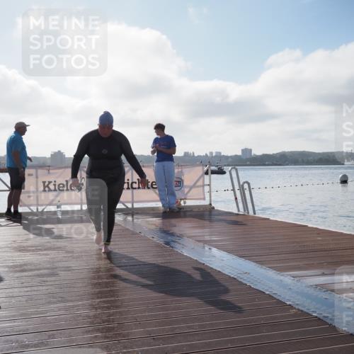 17.08.2025 - KN Förde Triathlon 2025 KatJ http://msf.ph/oto/8581638 17.08.2025 09:33:30 Schwimmen 238, 238 meine-sportfotos.de