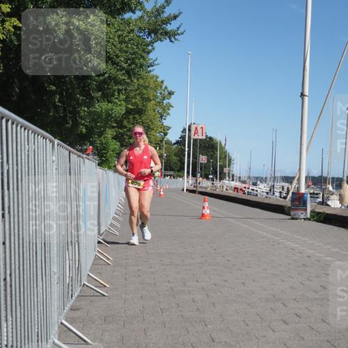 17.08.2025 - KN Förde Triathlon 2025 KatJ http://msf.ph/oto/8582957 17.08.2025 12:30:50 Laufen 606 meine-sportfotos.de