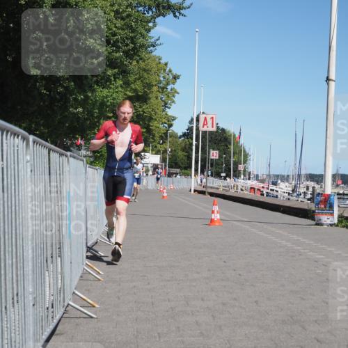 17.08.2025 - KN Förde Triathlon 2025 KatJ http://msf.ph/oto/8583144 17.08.2025 13:20:35 Laufen 402, 403 meine-sportfotos.de