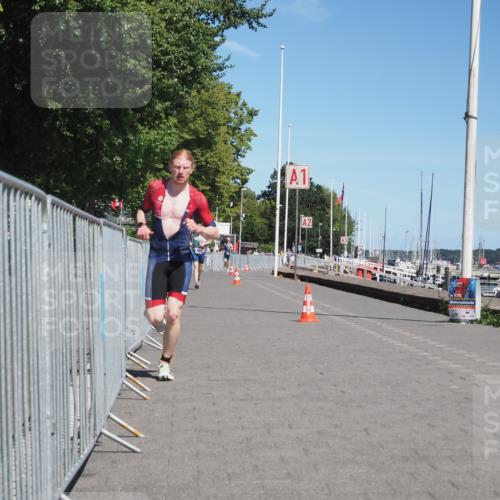 17.08.2025 - KN Förde Triathlon 2025 KatJ http://msf.ph/oto/8583147 17.08.2025 13:20:35 Laufen 402, 403 meine-sportfotos.de