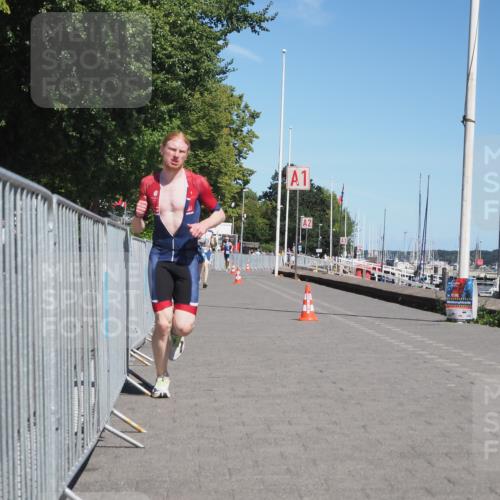 17.08.2025 - KN Förde Triathlon 2025 KatJ http://msf.ph/oto/8583155 17.08.2025 13:20:35 Laufen 402, 403 meine-sportfotos.de