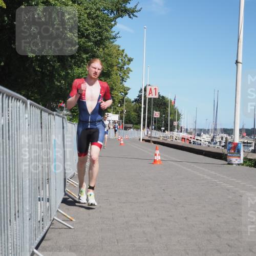 17.08.2025 - KN Förde Triathlon 2025 KatJ http://msf.ph/oto/8583157 17.08.2025 13:20:35 Laufen 402, 403 meine-sportfotos.de