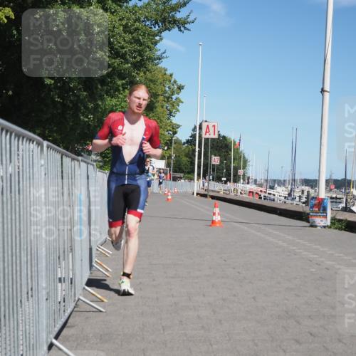 17.08.2025 - KN Förde Triathlon 2025 KatJ http://msf.ph/oto/8583160 17.08.2025 13:20:35 Laufen 402, 403 meine-sportfotos.de