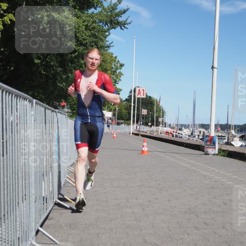 17.08.2025 - KN Förde Triathlon 2025 KatJ http://msf.ph/oto/8583165 17.08.2025 13:20:36 Laufen 402, 403 meine-sportfotos.de