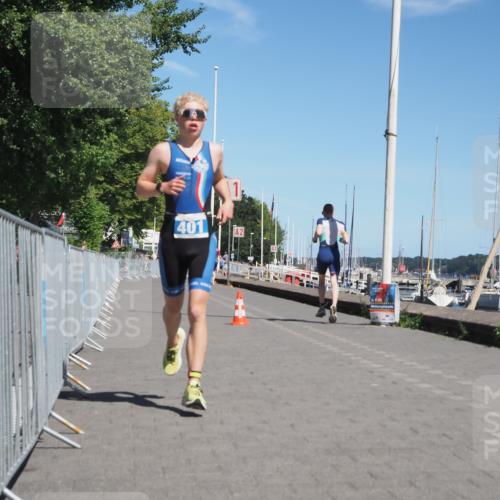 17.08.2025 - KN Förde Triathlon 2025 KatJ http://msf.ph/oto/8583269 17.08.2025 13:20:51 Laufen 401 meine-sportfotos.de