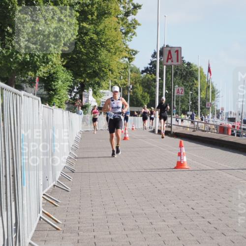 17.08.2025 - KN Förde Triathlon 2025 KatJ http://msf.ph/oto/8583733 17.08.2025 10:07:30 Laufen 113 meine-sportfotos.de