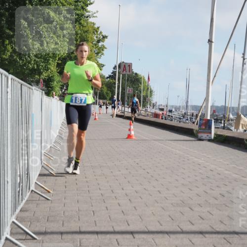 17.08.2025 - KN Förde Triathlon 2025 KatJ http://msf.ph/oto/8583985 17.08.2025 10:08:09 Laufen 143, 187 meine-sportfotos.de
