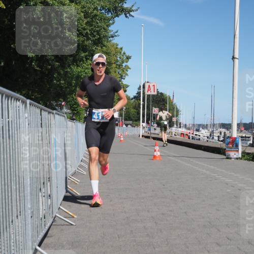 17.08.2025 - KN Förde Triathlon 2025 KatJ http://msf.ph/oto/8584033 17.08.2025 13:25:31 Laufen 417, 466 meine-sportfotos.de