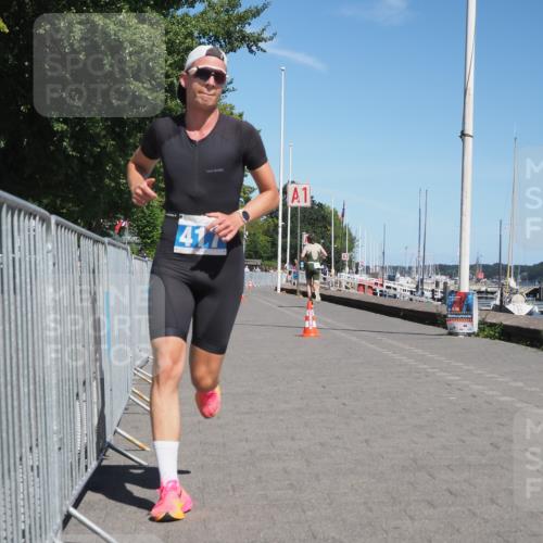 17.08.2025 - KN Förde Triathlon 2025 KatJ http://msf.ph/oto/8584053 17.08.2025 13:25:31 Laufen 417, 466 meine-sportfotos.de