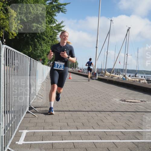 17.08.2025 - KN Förde Triathlon 2025 KatJ http://msf.ph/oto/8584350 17.08.2025 10:09:20 Laufen 144, 173 meine-sportfotos.de