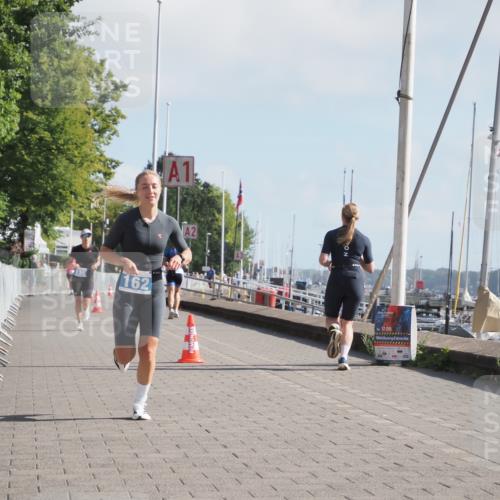 17.08.2025 - KN Förde Triathlon 2025 KatJ http://msf.ph/oto/8584419 17.08.2025 10:09:28 Laufen 136, 144, 162 meine-sportfotos.de