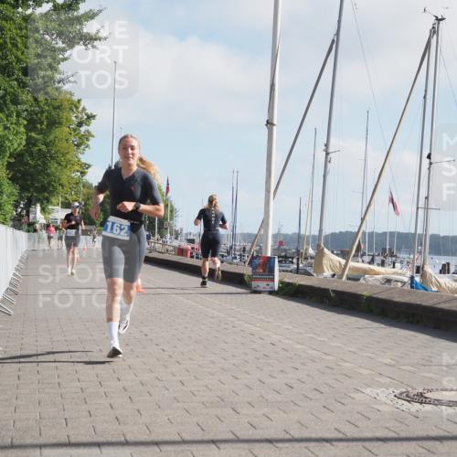 17.08.2025 - KN Förde Triathlon 2025 KatJ http://msf.ph/oto/8584445 17.08.2025 10:09:28 Laufen 136, 144, 162 meine-sportfotos.de