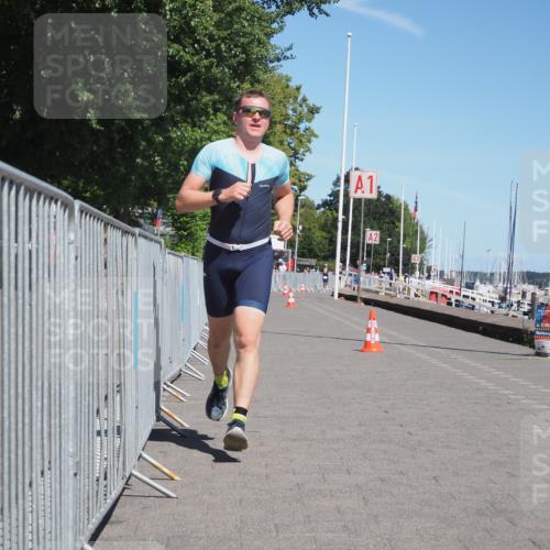 17.08.2025 - KN Förde Triathlon 2025 KatJ http://msf.ph/oto/8584524 17.08.2025 13:26:55 Laufen 439, 447 meine-sportfotos.de