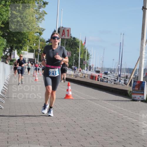 17.08.2025 - KN Förde Triathlon 2025 KatJ http://msf.ph/oto/8584860 17.08.2025 10:33:47 Laufen 210 meine-sportfotos.de