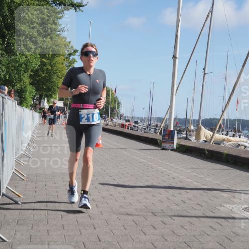 17.08.2025 - KN Förde Triathlon 2025 KatJ http://msf.ph/oto/8584921 17.08.2025 10:33:49 Laufen 190, 210 meine-sportfotos.de