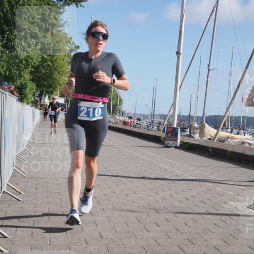 17.08.2025 - KN Förde Triathlon 2025 KatJ http://msf.ph/oto/8584936 17.08.2025 10:33:50 Laufen 190, 210 meine-sportfotos.de