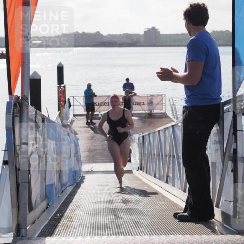 17.08.2025 - KN Förde Triathlon 2025 MichiJ http://msf.ph/oto/8585319 17.08.2025 09:24:35 Schwimmen 243, 118, 243 meine-sportfotos.de