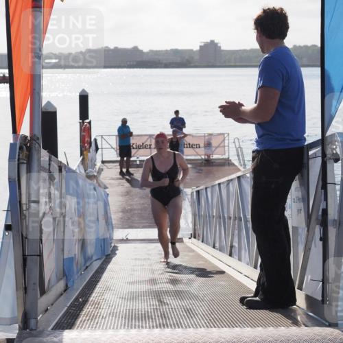 17.08.2025 - KN Förde Triathlon 2025 MichiJ http://msf.ph/oto/8585323 17.08.2025 09:24:35 Schwimmen 243, 118, 243 meine-sportfotos.de