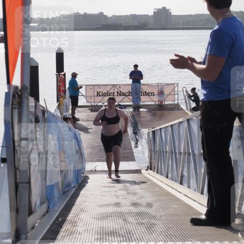 17.08.2025 - KN Förde Triathlon 2025 MichiJ http://msf.ph/oto/8585479 17.08.2025 09:25:01 Schwimmen 251, 248, 251 meine-sportfotos.de