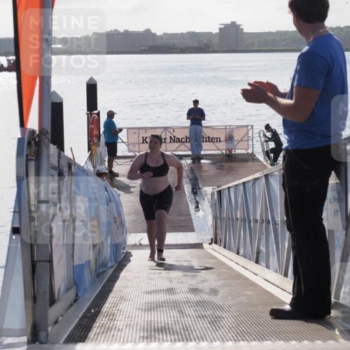 17.08.2025 - KN Förde Triathlon 2025 MichiJ http://msf.ph/oto/8585498 17.08.2025 09:25:02 Schwimmen 251, 248, 251 meine-sportfotos.de