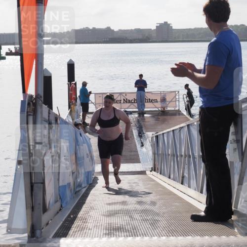 17.08.2025 - KN Förde Triathlon 2025 MichiJ http://msf.ph/oto/8585519 17.08.2025 09:25:02 Schwimmen 251, 248, 251 meine-sportfotos.de