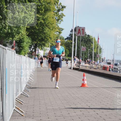 17.08.2025 - KN Förde Triathlon 2025 KatJ http://msf.ph/oto/8585792 17.08.2025 10:11:58 Laufen 220 meine-sportfotos.de
