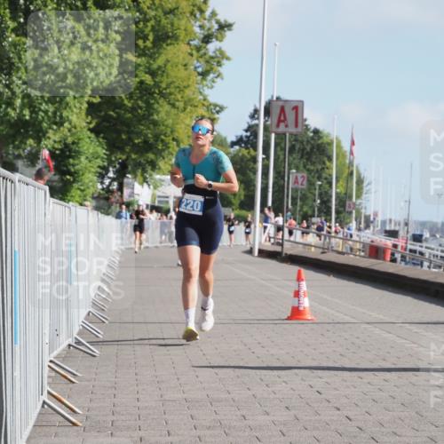 17.08.2025 - KN Förde Triathlon 2025 KatJ http://msf.ph/oto/8585809 17.08.2025 10:11:59 Laufen 220 meine-sportfotos.de