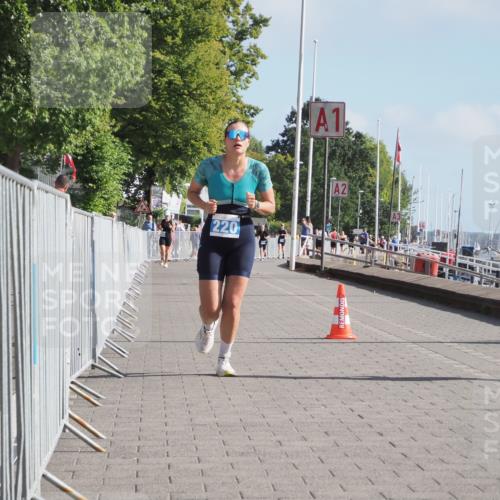17.08.2025 - KN Förde Triathlon 2025 KatJ http://msf.ph/oto/8585824 17.08.2025 10:11:59 Laufen 220 meine-sportfotos.de