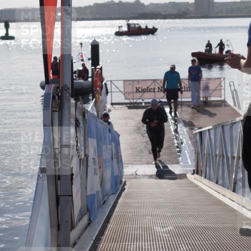17.08.2025 - KN Förde Triathlon 2025 MichiJ http://msf.ph/oto/8586067 17.08.2025 09:33:35 Schwimmen 238 meine-sportfotos.de
