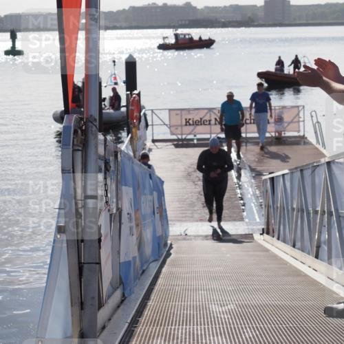 17.08.2025 - KN Förde Triathlon 2025 MichiJ http://msf.ph/oto/8586076 17.08.2025 09:33:35 Schwimmen 238 meine-sportfotos.de