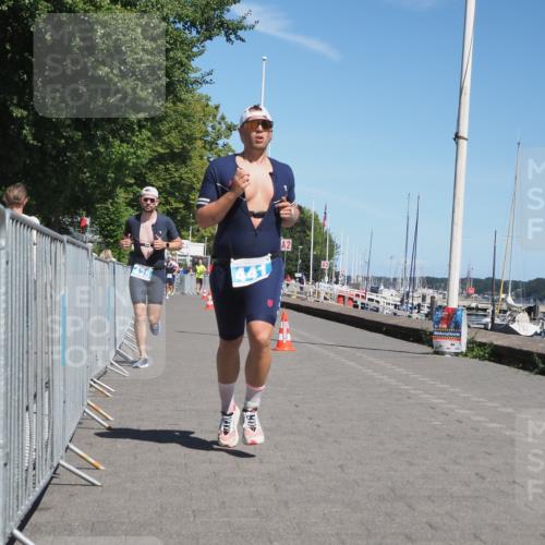 17.08.2025 - KN Förde Triathlon 2025 KatJ http://msf.ph/oto/8586350 17.08.2025 13:27:23 Laufen 425, 441 meine-sportfotos.de