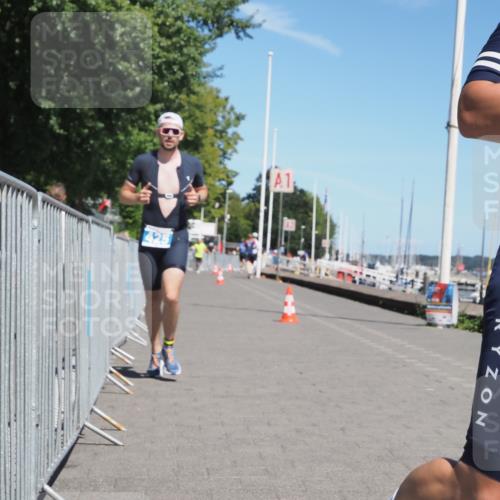 17.08.2025 - KN Förde Triathlon 2025 KatJ http://msf.ph/oto/8586373 17.08.2025 13:27:25 Laufen 425, 441 meine-sportfotos.de
