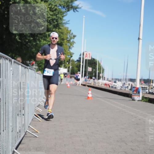 17.08.2025 - KN Förde Triathlon 2025 KatJ http://msf.ph/oto/8586377 17.08.2025 13:27:25 Laufen 425, 441 meine-sportfotos.de