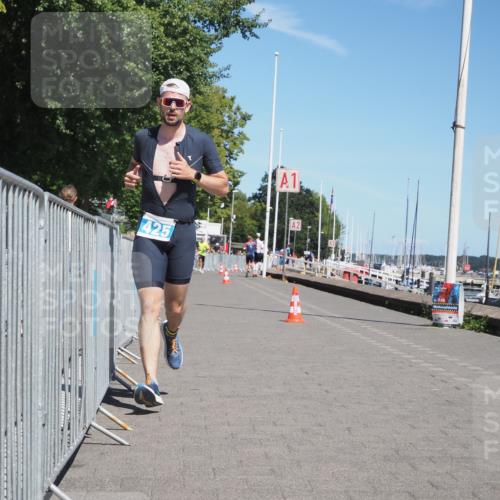 17.08.2025 - KN Förde Triathlon 2025 KatJ http://msf.ph/oto/8586387 17.08.2025 13:27:25 Laufen 425, 441 meine-sportfotos.de