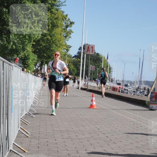 17.08.2025 - KN Förde Triathlon 2025 KatJ http://msf.ph/oto/8586415 17.08.2025 10:35:50 Laufen 242 meine-sportfotos.de
