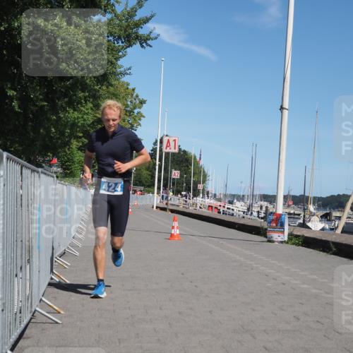 17.08.2025 - KN Förde Triathlon 2025 KatJ http://msf.ph/oto/8586583 17.08.2025 13:28:08 Laufen 424, 472 meine-sportfotos.de