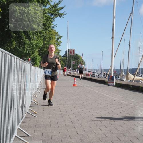 17.08.2025 - KN Förde Triathlon 2025 KatJ http://msf.ph/oto/8586585 17.08.2025 10:36:07 Laufen 102, 248 meine-sportfotos.de