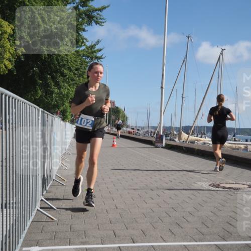 17.08.2025 - KN Förde Triathlon 2025 KatJ http://msf.ph/oto/8586615 17.08.2025 10:36:09 Laufen 102, 248 meine-sportfotos.de