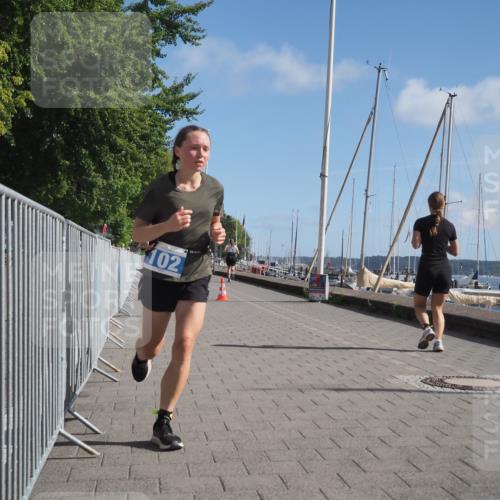 17.08.2025 - KN Förde Triathlon 2025 KatJ http://msf.ph/oto/8586621 17.08.2025 10:36:09 Laufen 102, 248 meine-sportfotos.de