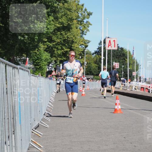 17.08.2025 - KN Förde Triathlon 2025 KatJ http://msf.ph/oto/8586690 17.08.2025 13:28:50 Laufen 398, 402 meine-sportfotos.de
