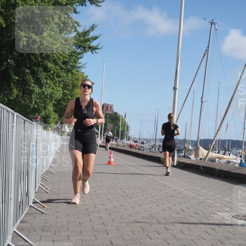 17.08.2025 - KN Förde Triathlon 2025 KatJ http://msf.ph/oto/8586830 17.08.2025 10:36:11 Laufen 102, 248 meine-sportfotos.de